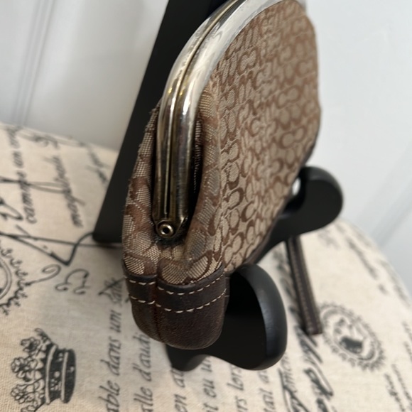 Coach Signature Brown Canvas Suede Trim Kisslock Framed Wristlet -Coin Wallet - Picture 11 of 16